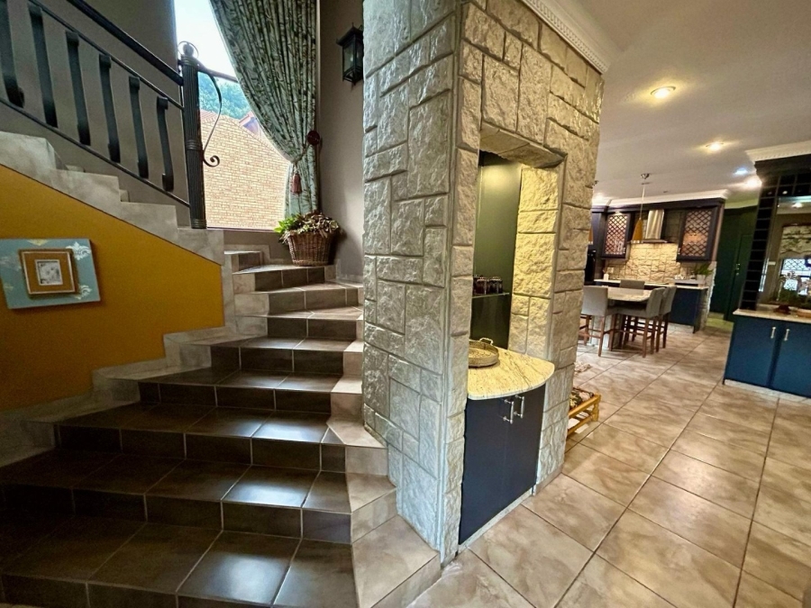 5 Bedroom Property for Sale in Cashan North West